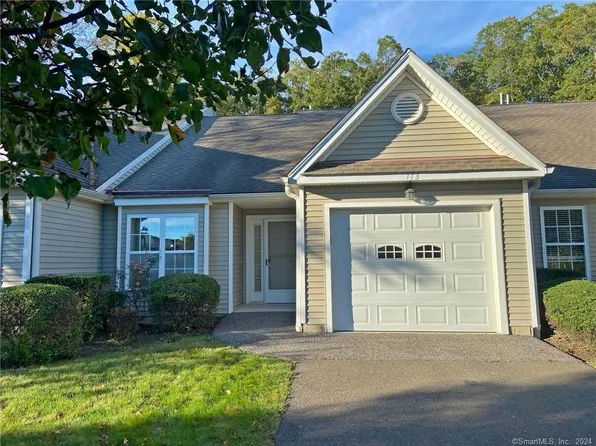 173 Julia Court #173, Newtown, CT 06482