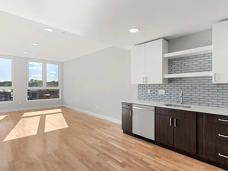 10 Taber St #503 — Photo 8