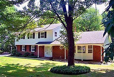 1st image of 262 Meadowood Ln