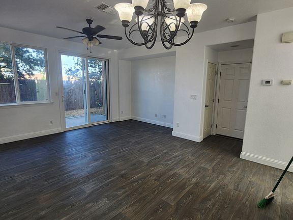 4th image of 5555 Barwick Ct