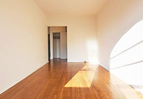 4th image of 47 W 88th St #5A