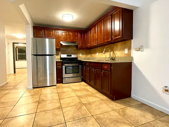 349 Pennsylvan Avenue image 3 of 7