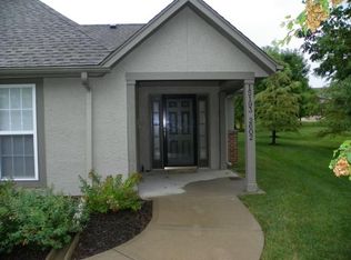 15193 S Greenwood St, Olathe, KS 66062
