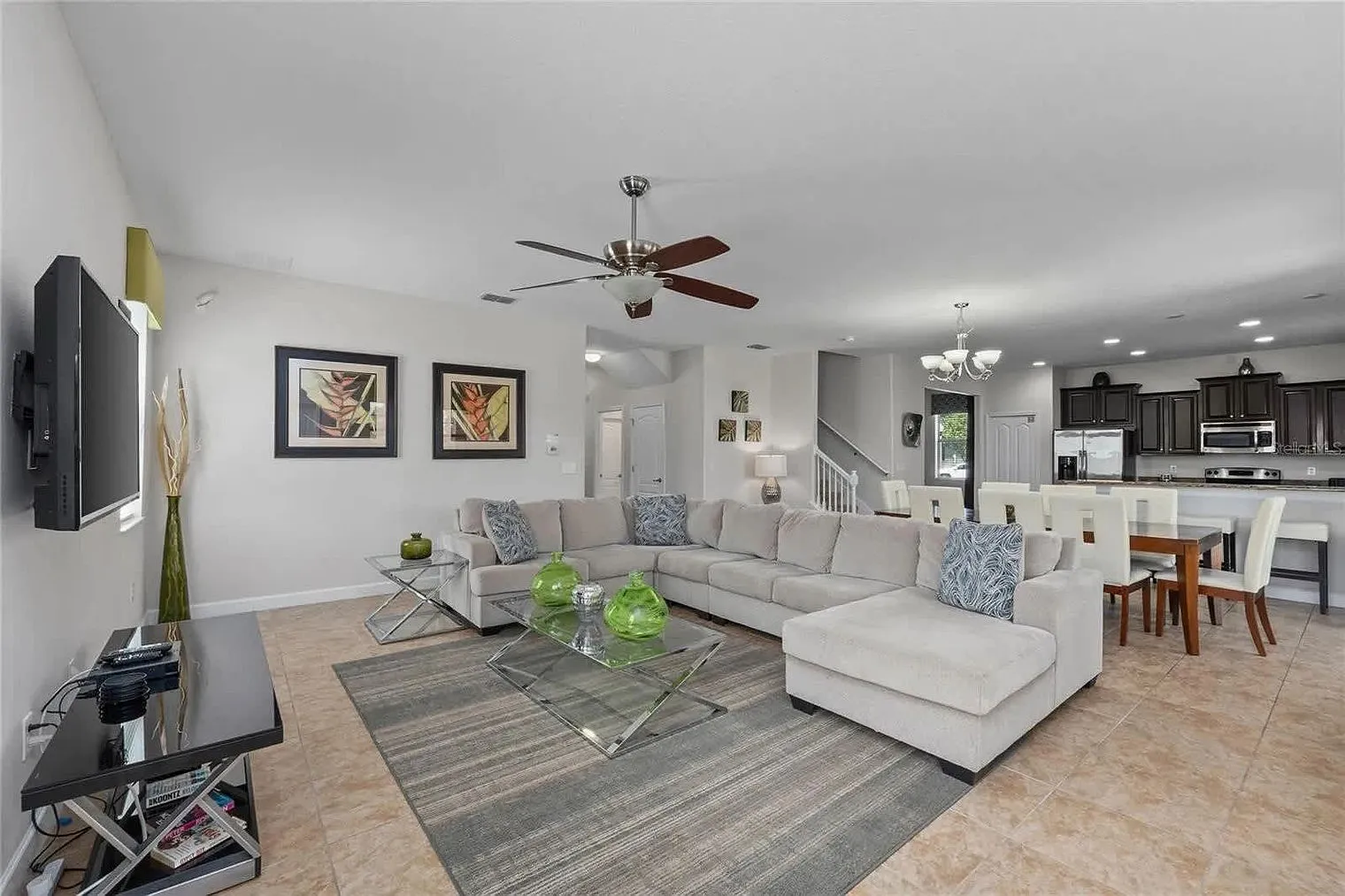 6 bed, 6.0 bath, 3907 sqft, $9,825 — Photo 1