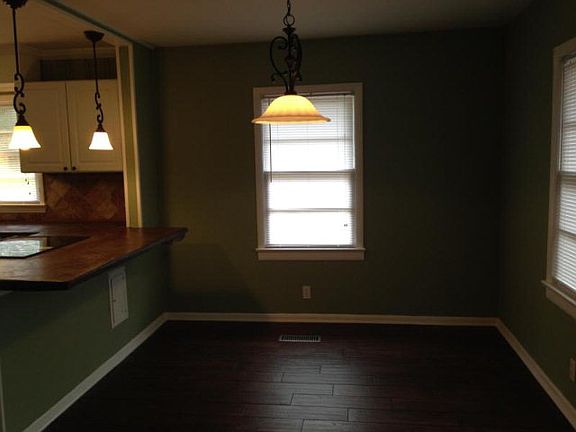 4th image of 230 E Hewsten St