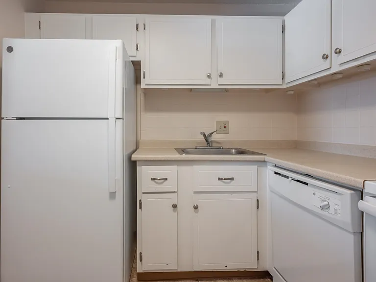 36 English Village Rd #36R — Photo 7
