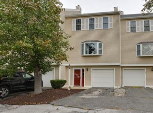 31 Whittier Meadows Dr UNIT 31, Amesbury, MA 01913