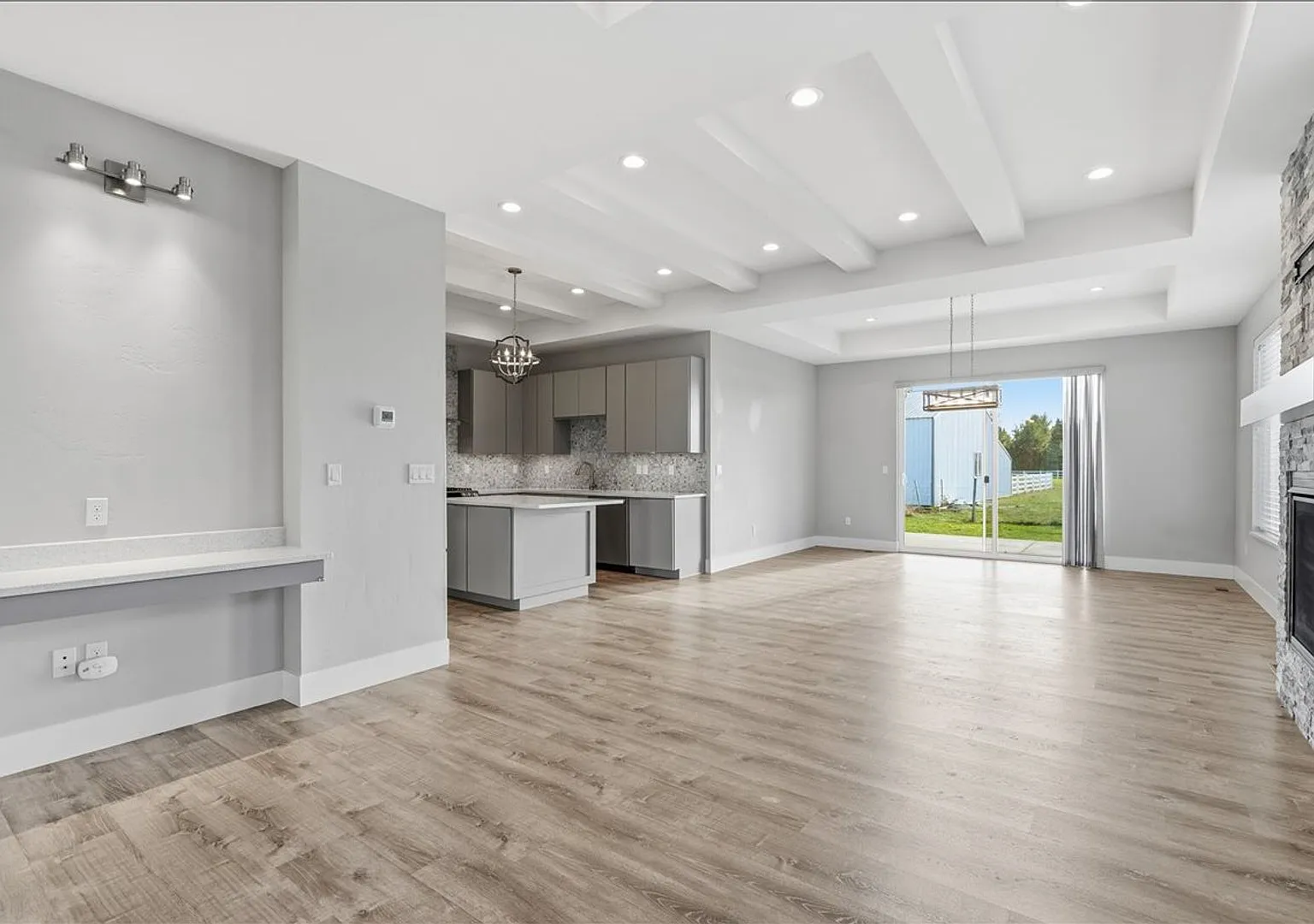 Lovely 4 bedroom 2 bath home for rent in Hayden Lake — Photo 3