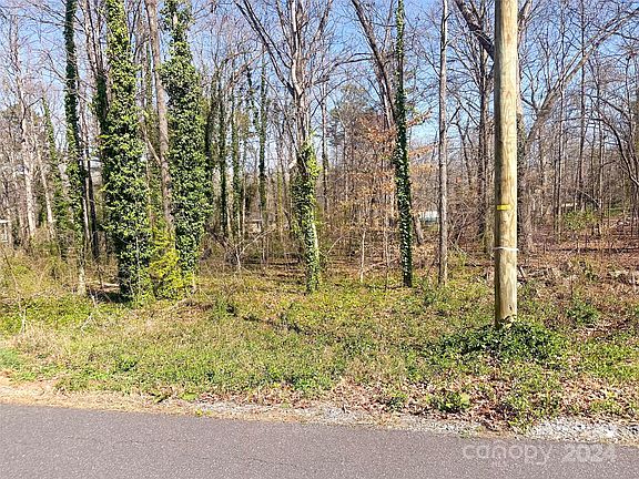 2nd image of 239 E Glen Eagles Rd