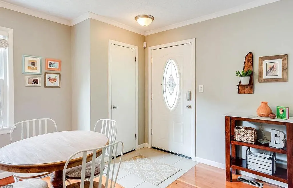 6905 Sheridan Ave S — Photo 2