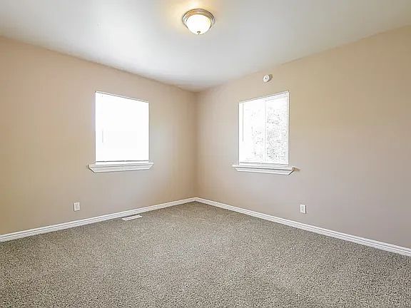 4th image of 1880 Ruth Dr