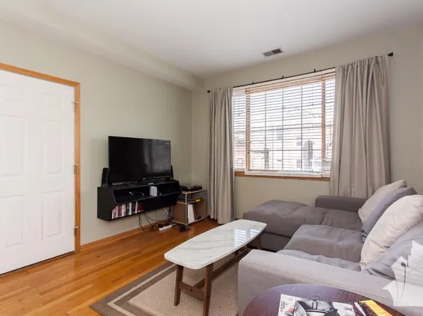 1416 N Bosworth Ave, Chicago, IL 60642