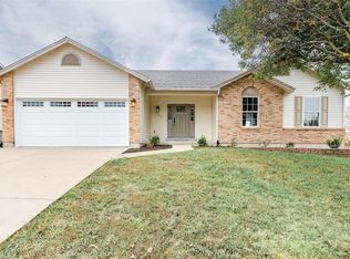 1804 Summitview Dr, Saint Charles, MO