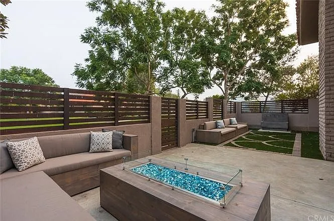 4 bed, 2.5 bath, 2634 sqft, $10,000 — Photo 4