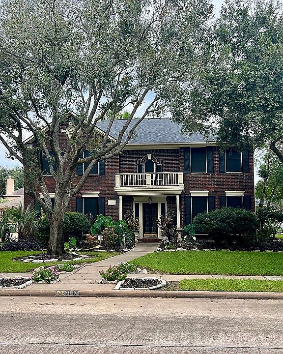 2nd image of 2817 White Oak Ln