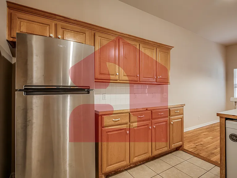 2711 Silvertree Dr — Photo 18