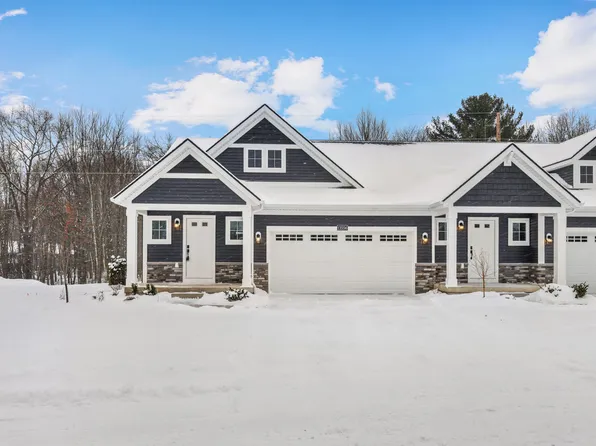 13556 Bowne Dr, Nunica, MI 49448