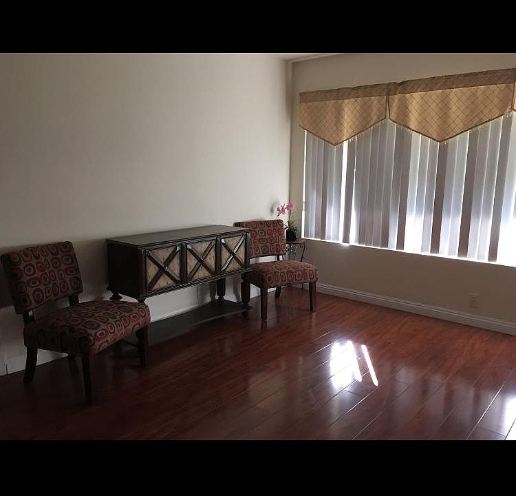 1st image of 2842 Doolittle Ave