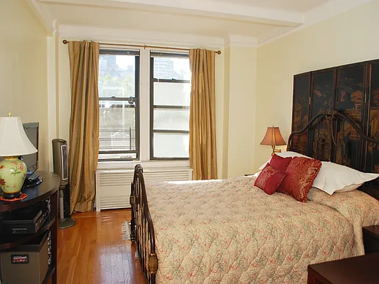 Sold by Sotheby's International Realty | media 7