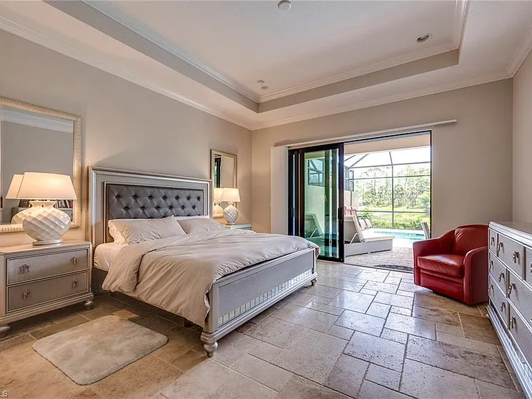 6560 Roma Way — Photo 11