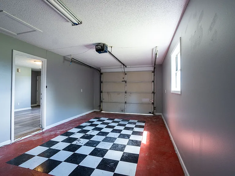 360 Britton Ave — Photo 19