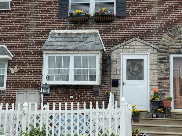 6448 Akron St, Philadelphia, PA 19149
