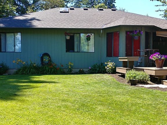 2nd image of 222 SE 24th Ave