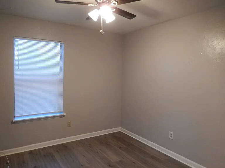 2334 Sylvan Ct — Photo 14