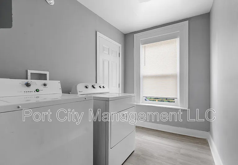 1334 N Luzerne Ave — Photo 15
