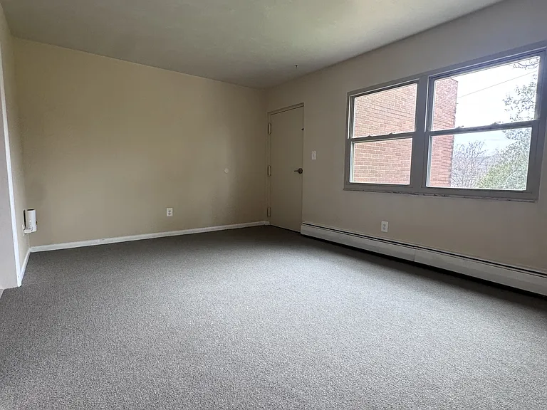 400 Riverside Dr #26 — Photo 3