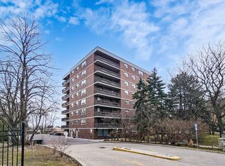 7451 Yonge St #504, Markham, ON L3T 2B4