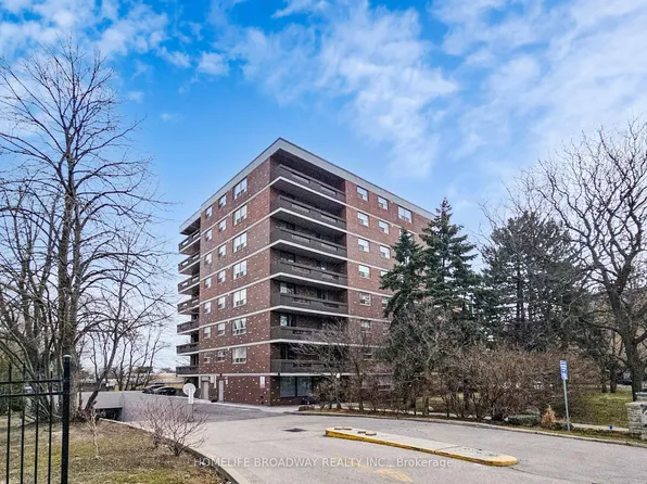 7451 Yonge St #504, Markham, ON L3T 2B4