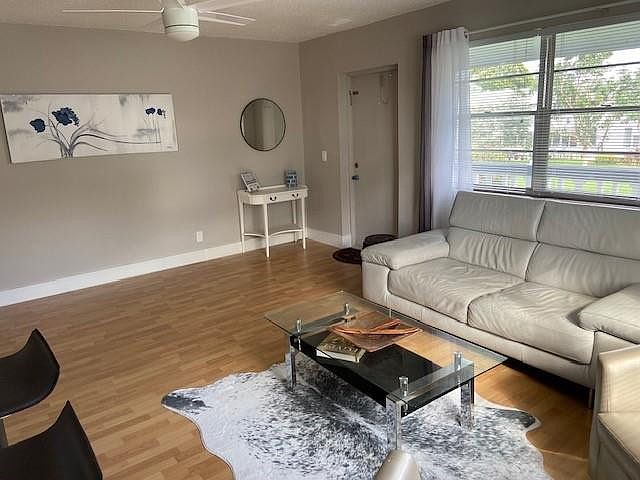 1st image of 128 Harwood J #128