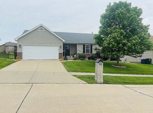 205 Shadow Glen Ln, Wentzville, MO 63385