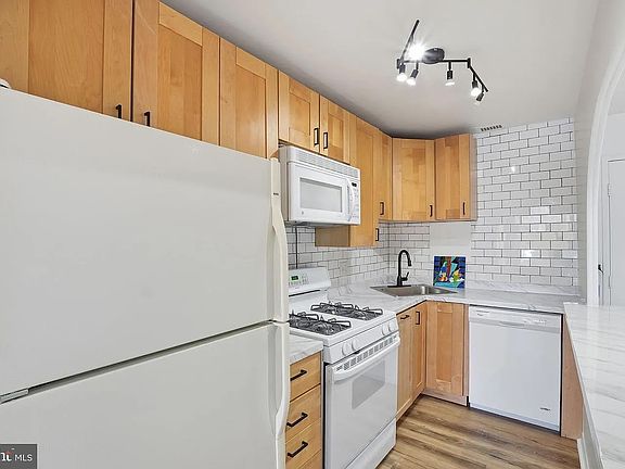 5th image of 2829 Connecticut Ave NW APT 411