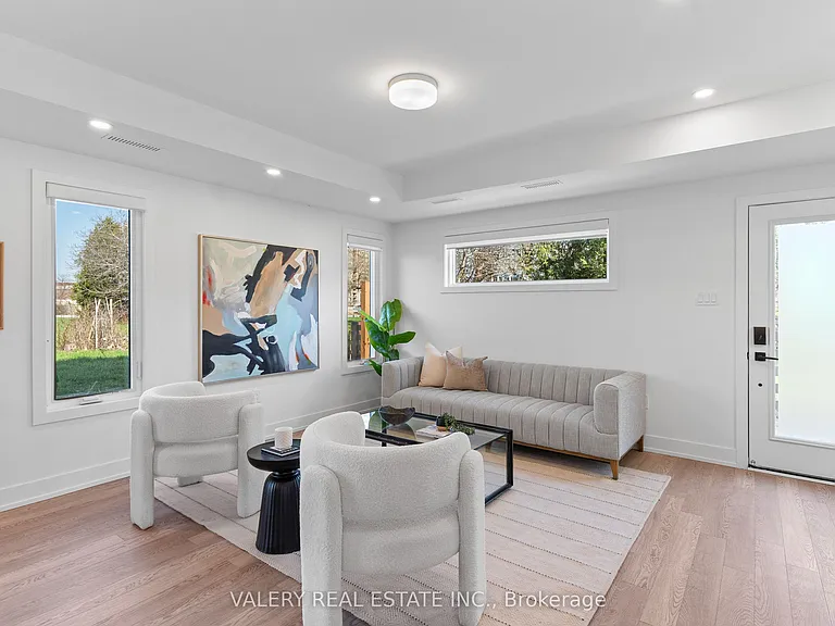 15 Acorn Ave #5 — Photo 4