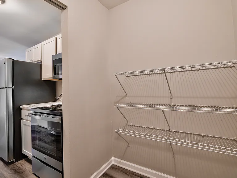 Glen Hills Apartments — Photo 30