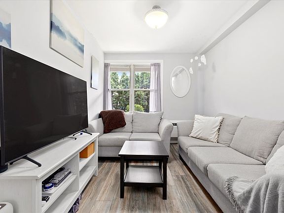 4th image of 700 Summer St #1H
