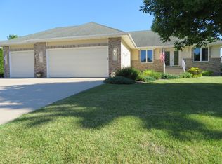 109 Thissen Ct, Mankato, MN 56001