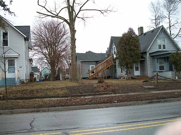 3rd image of 418 N Main St