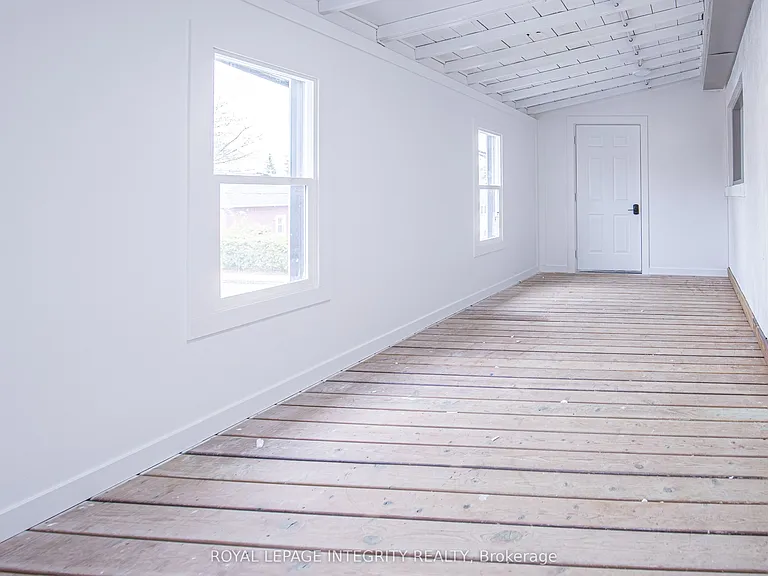 345 Richelieu Ave — Photo 31
