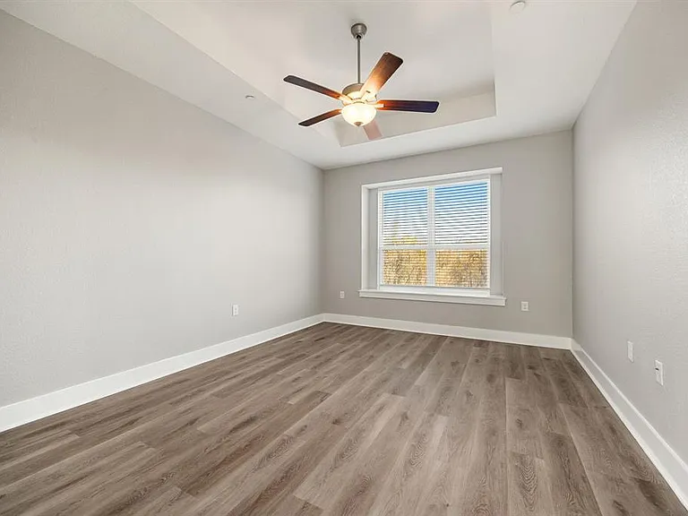 1501 Roseburg Dr — Photo 14