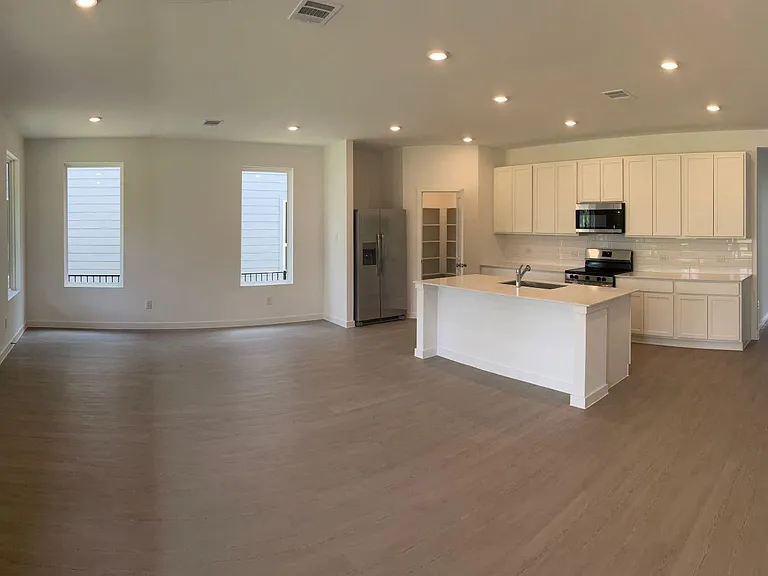545 Shoreview Dr — Photo 7