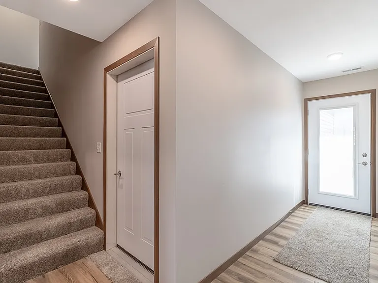 649 Luiken St — Photo 18