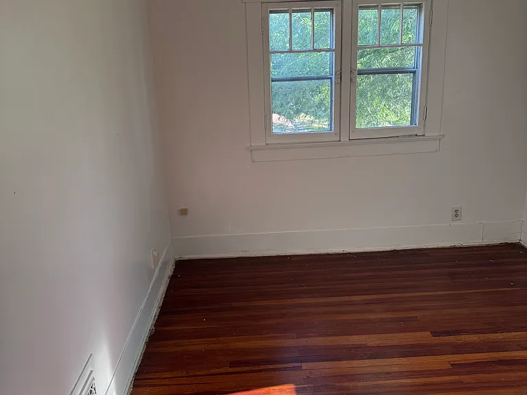 1495 W Macon St — Photo 15