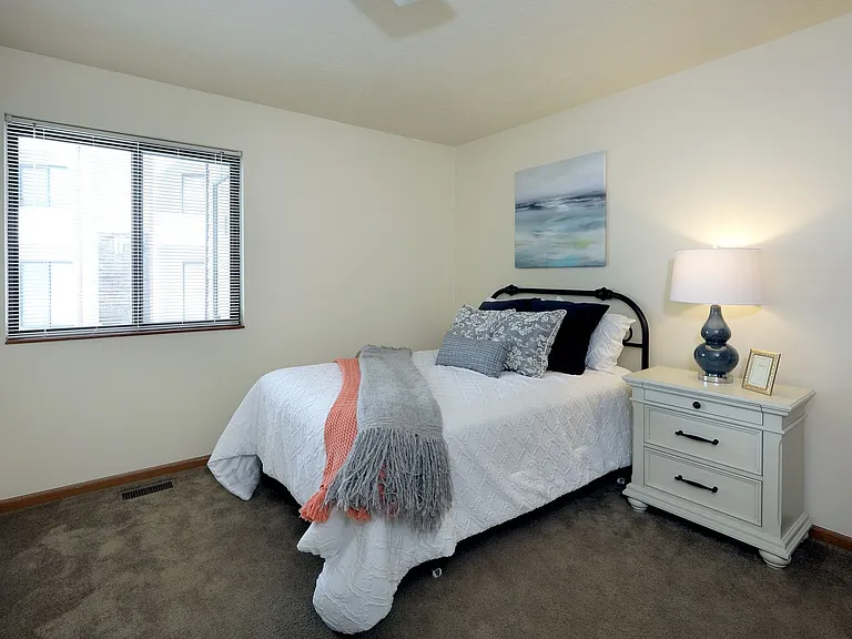 Oak Tree Apartments — Photo 18