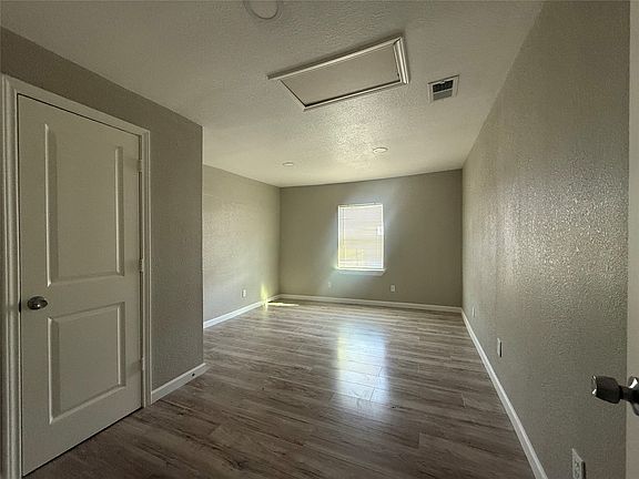 5th image of 223 Church St
