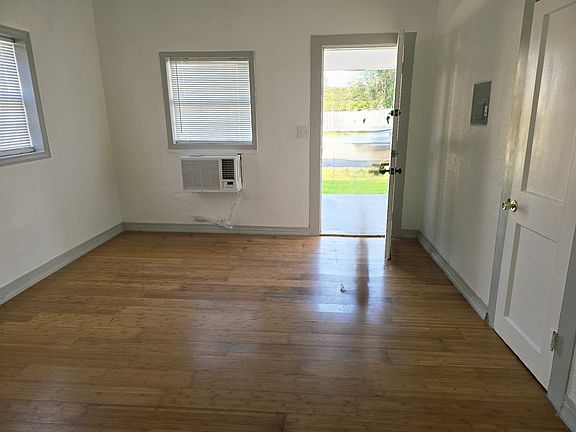 3rd image of 108 W Church Ave #B