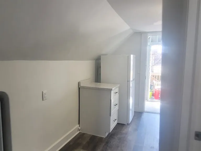 1091 Highland Ave #1 — Photo 13