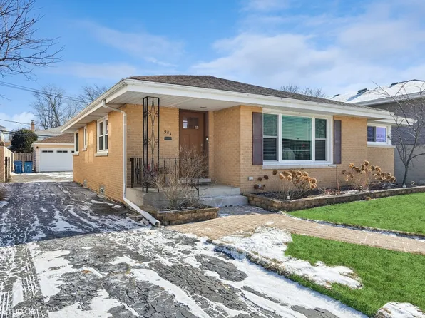 953 S Euclid Ave, Elmhurst, IL 60126